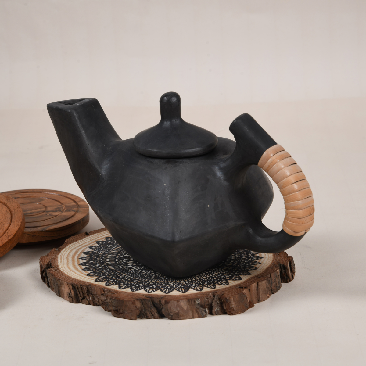 Longpi Pottery Kettle - Triangle
