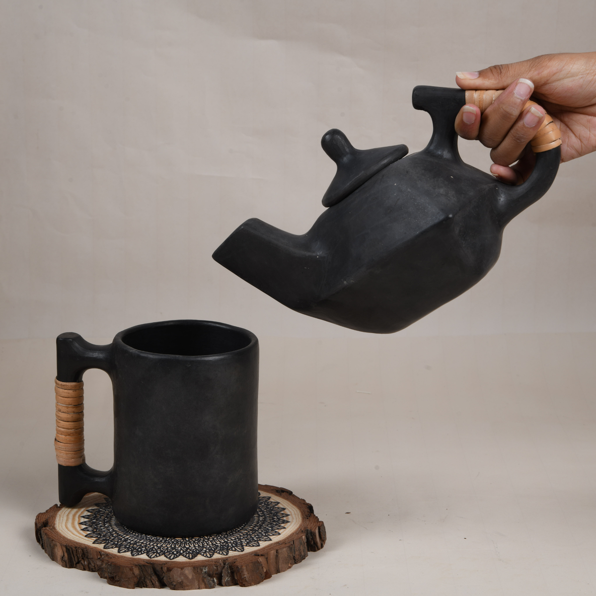 Longpi Pottery Kettle - Triangle