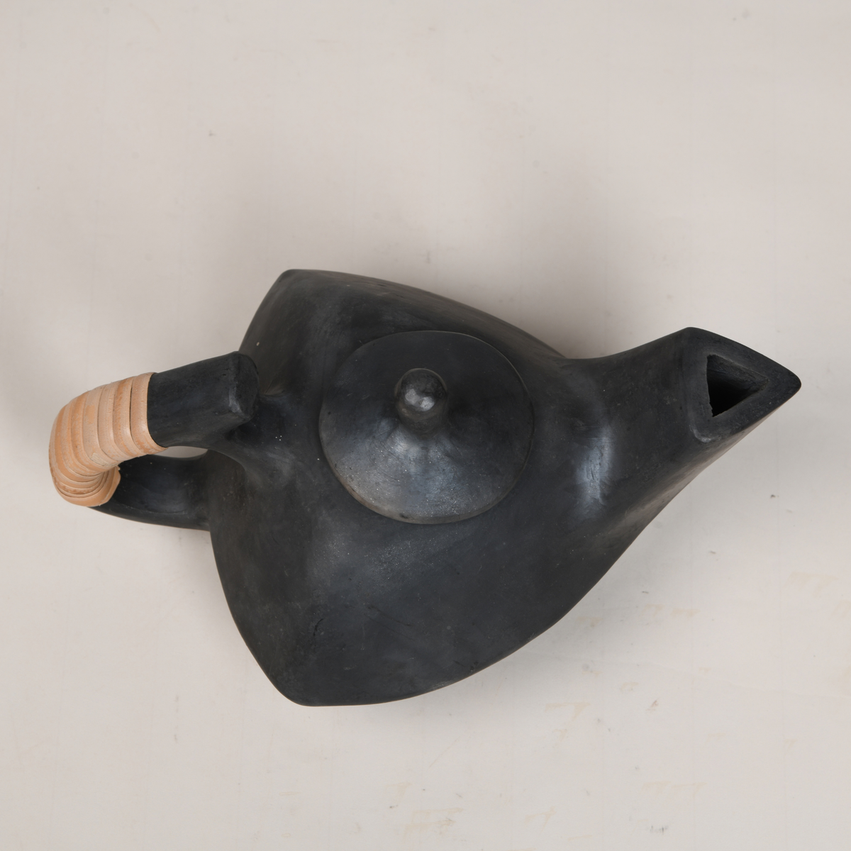 Longpi Pottery Kettle - Triangle